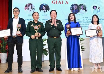 Vinh danh 19 tác phẩm viết về những tấm gương bình dị mà cao quý