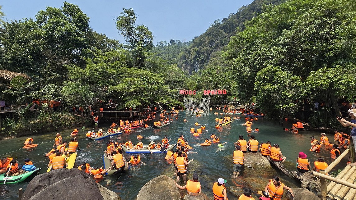 Thắng lớn dịp nghỉ lễ, du lịch thêm động lực bứt phá, phát triển bền vững