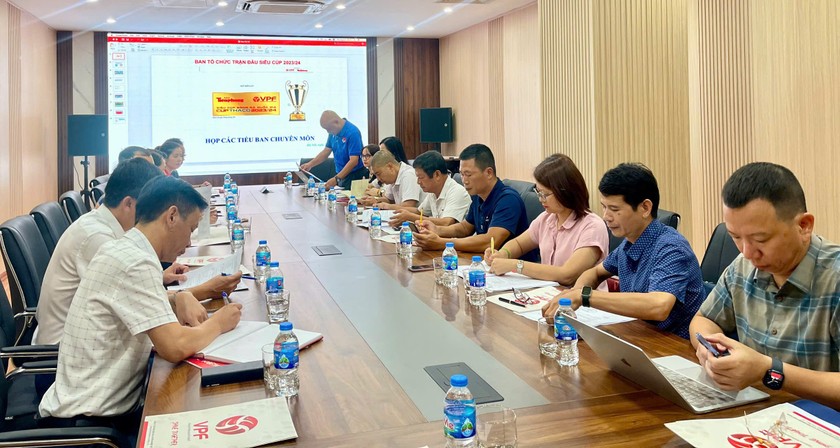 Quang cảnh tại buổi họp các tiểu ban chuyên môn phục vụ cho trận Siêu cup quốc gia 2023/2024