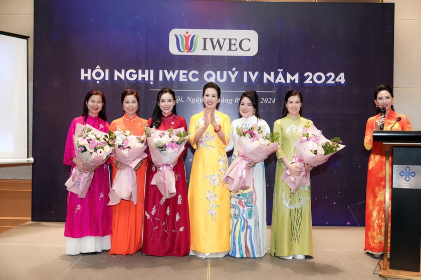 Ban lãnh đạo IWEC.