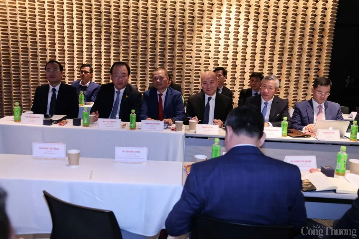 Chùm ảnh: Hội nghị Tham tán thương mại, Trưởng Cơ quan Thương vụ khu vực châu Á - châu Phi năm 2024 Chùm ảnh: Hội nghị Tham tán thương mại, Trưởng Cơ quan Thương vụ khu vực châu Á - châu Phi năm 2024