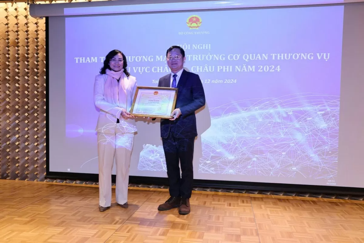 Chùm ảnh: Hội nghị Tham tán thương mại, Trưởng Cơ quan Thương vụ khu vực châu Á - châu Phi năm 2024 Chùm ảnh: Hội nghị Tham tán thương mại, Trưởng Cơ quan Thương vụ khu vực châu Á - châu Phi năm 2024