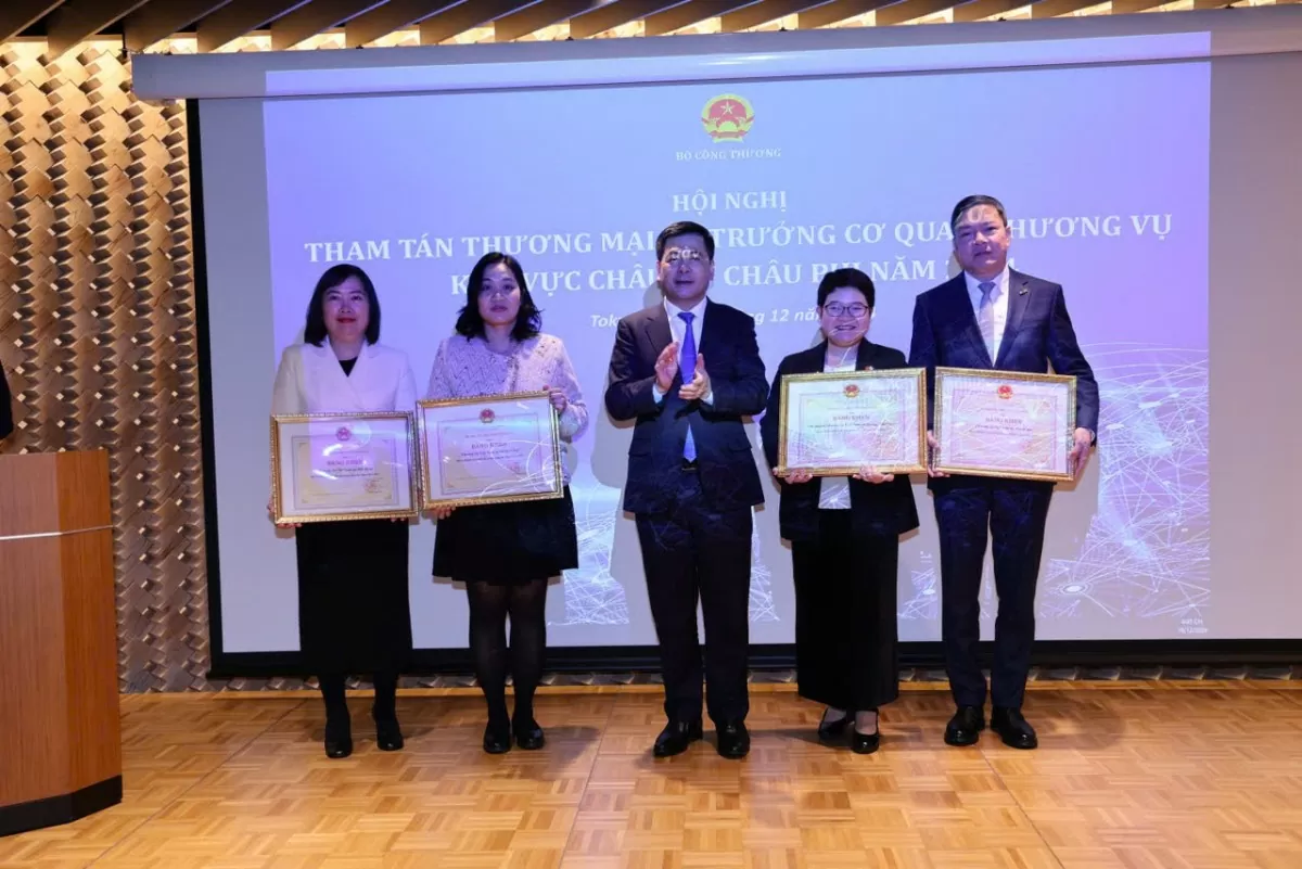 Chùm ảnh: Hội nghị Tham tán thương mại, Trưởng Cơ quan Thương vụ khu vực châu Á - châu Phi năm 2024 Chùm ảnh: Hội nghị Tham tán thương mại, Trưởng Cơ quan Thương vụ khu vực châu Á - châu Phi năm 2024