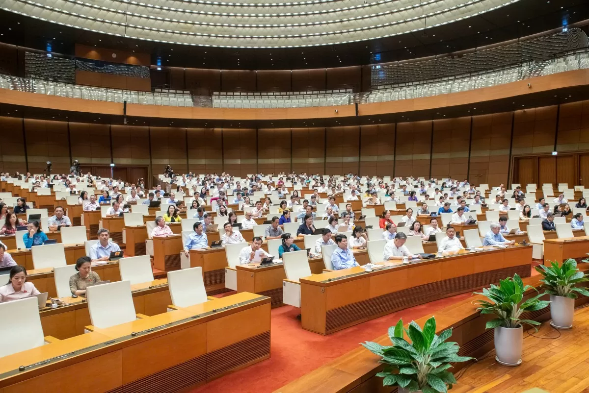 Quốc hội thảo luận về Dự thảo Nghị quyết sửa đổi, bổ sung một số điều của Hiến pháp năm 2013 và Dự án Luật Tổ chức chính Quốc hội thảo luận về Dự thảo Nghị quyết sửa đổi, bổ sung một số điều của Hiến pháp năm 2013 và Dự án Luật Tổ chức chính