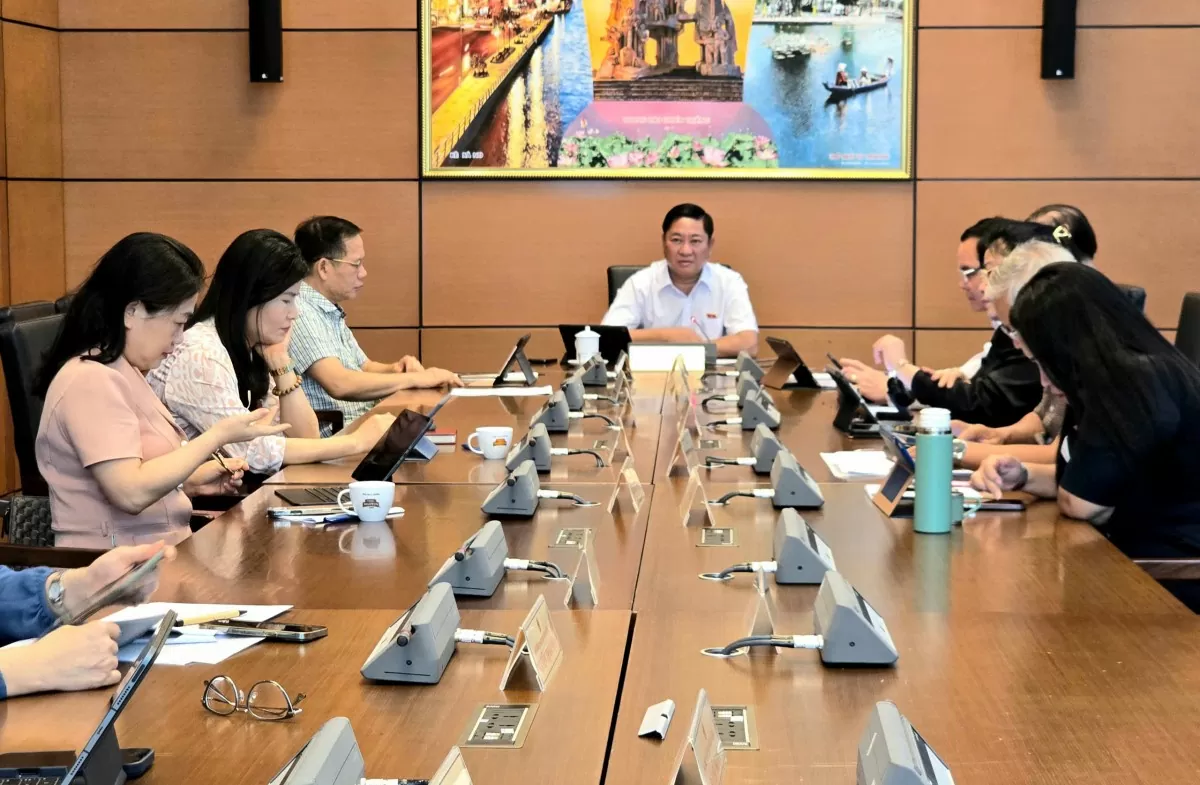 Toàn cảnh phiên họp tại Tổ 3 chiều 21/5 Toàn cảnh phiên họp tại Tổ 3 chiều 21/5