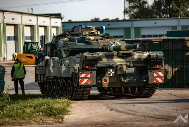 Thụy Điển trang bị đạn pháo dẫn đường chính xác cao BONUS