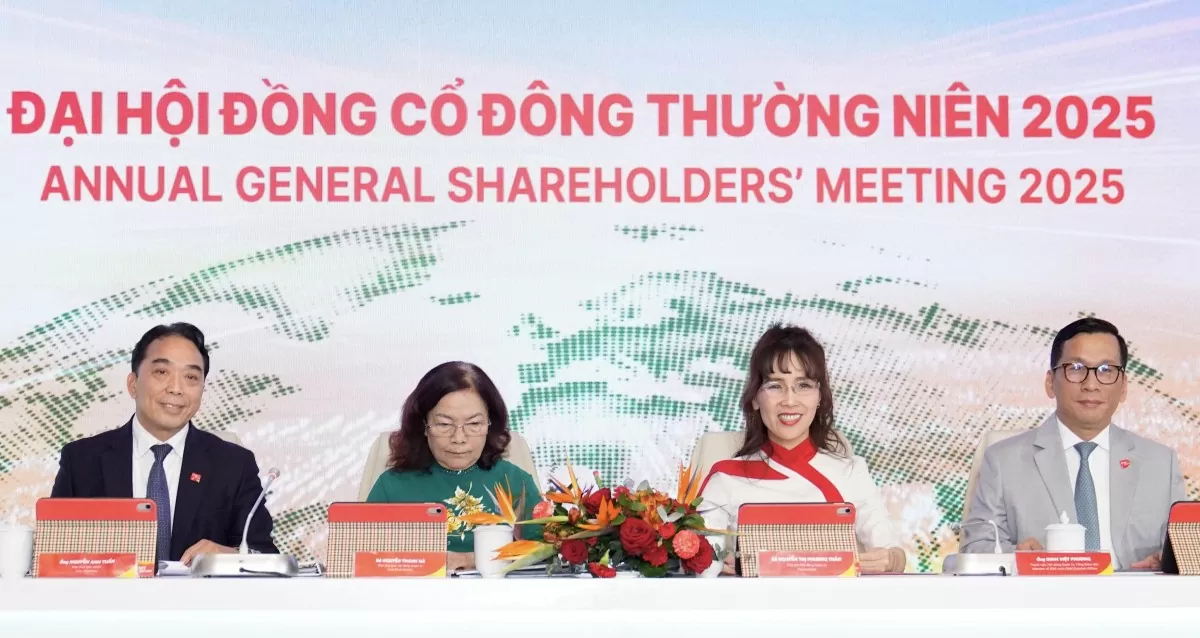 Tỷ phú Nguyễn Thị Phương Thảo: Vietjet cam kết tiếp tục là cầu nối tăng trưởng giữa Việt Nam và Thế giới Tỷ phú Nguyễn Thị Phương Thảo: Vietjet cam kết tiếp tục là cầu nối tăng trưởng giữa Việt Nam và Thế giới