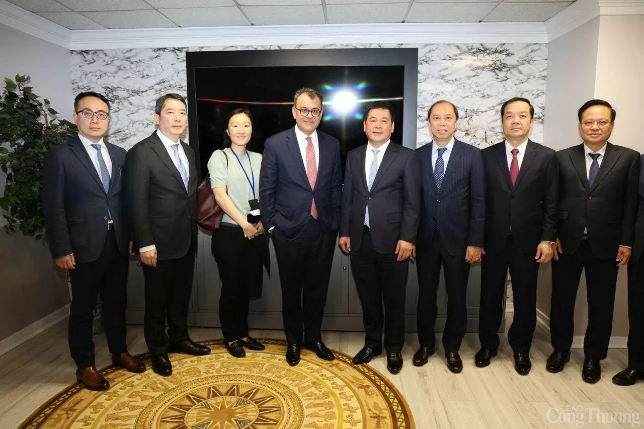 Bộ trưởng Nguyễn Hồng Diên làm việc với lãnh đạo Tập đoànGoogle Bộ trưởng Nguyễn Hồng Diên làm việc với lãnh đạo Tập đoàn Google