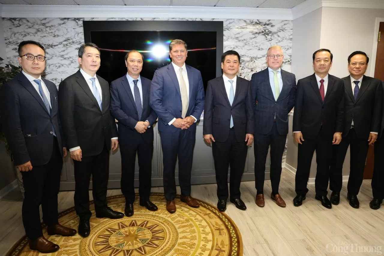 Bộ trưởng Nguyễn Hồng Diên làm việc với Space X về hàngkhông Bộ trưởng Nguyễn Hồng Diên làm việc với Space X về hợp tác hàng không