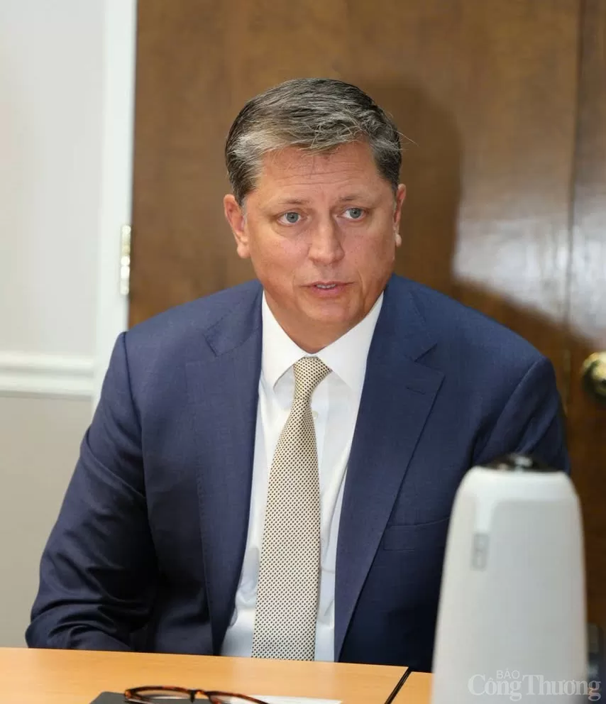 Bộ trưởng Nguyễn Hồng Diên làm việc với Space X về hàngkhông Bộ trưởng Nguyễn Hồng Diên làm việc với Space X về hợp tác hàng không