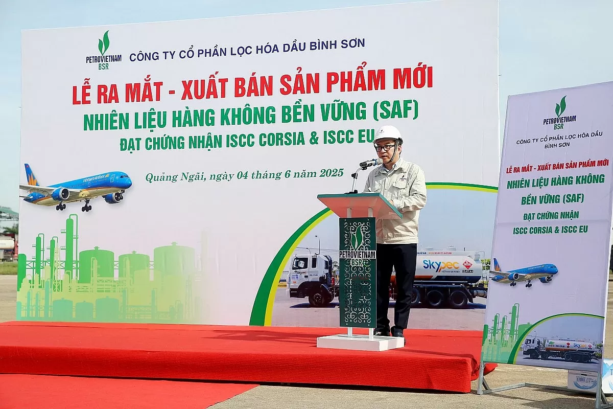 Tổng Giám đốc BSR Nguyễn Việt Thắng phát biểu, khẳng định quyết tâm thương mại hóa SAF, góp phần vào chiến lược chuyển dịch năng lượng quốc gia. (Ảnh BSR) Tổng Giám đốc BSR Nguyễn Việt Thắng phát biểu, khẳng định quyết tâm thương mại hóa SAF, góp phần vào chiến lược chuyển dịch năng lượng quốc gia. (Ảnh BSR)