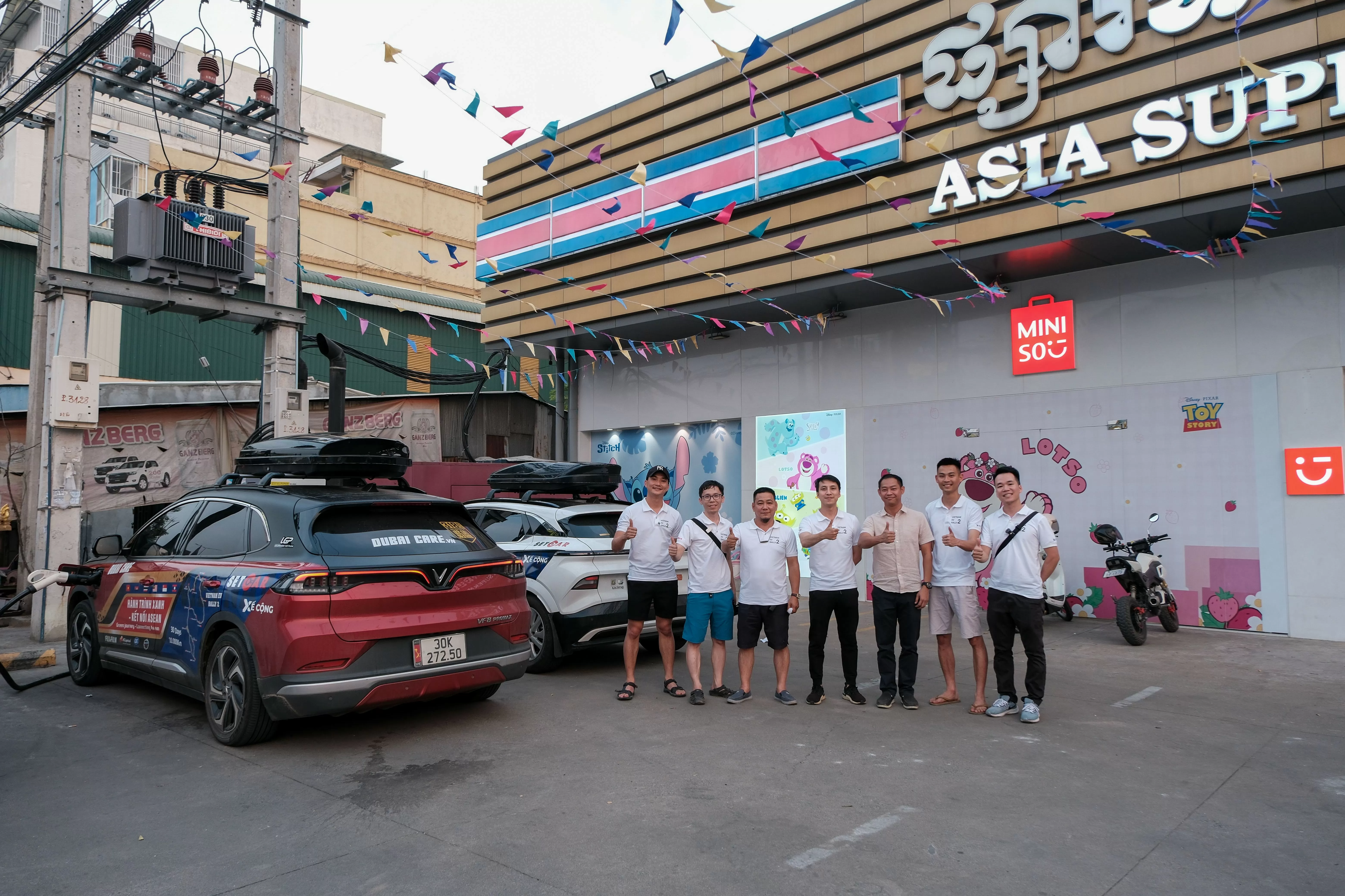 Đi khắp Đông Nam Á, một Youtuber chia sẻ gì về quê hương Việt Nam?