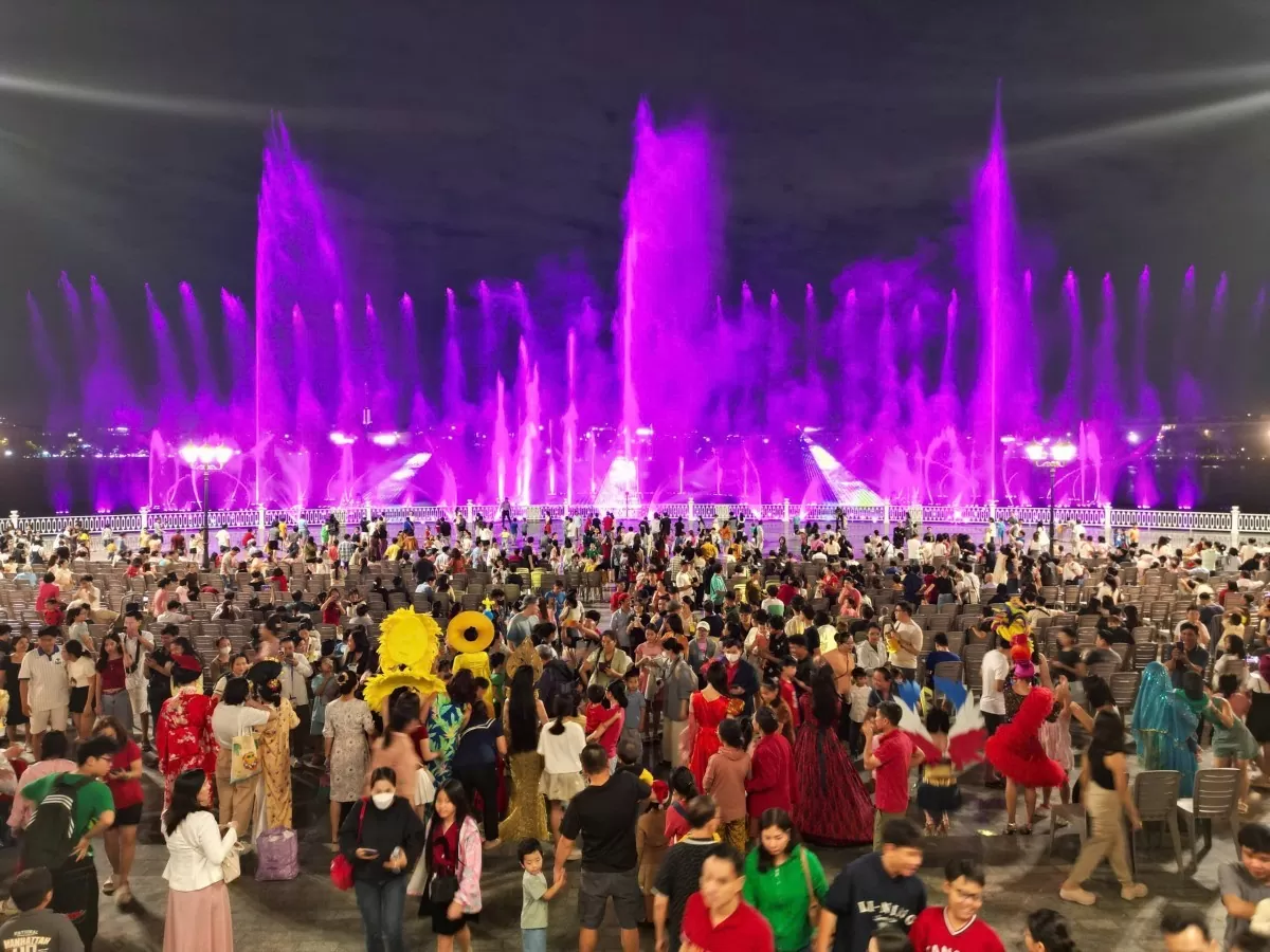 Van Phuc Water Show khởi đầu mùa hè cho trẻ thơ Van Phuc Water Show khởi đầu mùa hè cho trẻ thơ