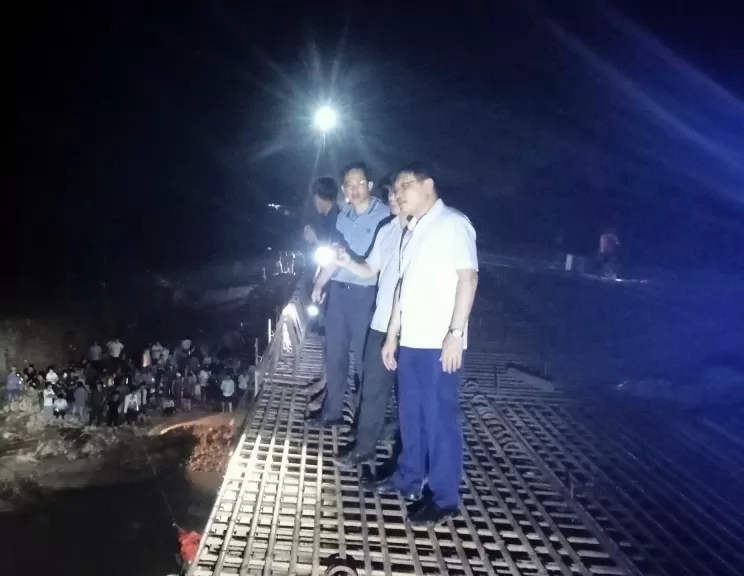 Quảng Ninh: 7 học sinh đi tắm suối bất ngờ bị lũ cuốn trôi