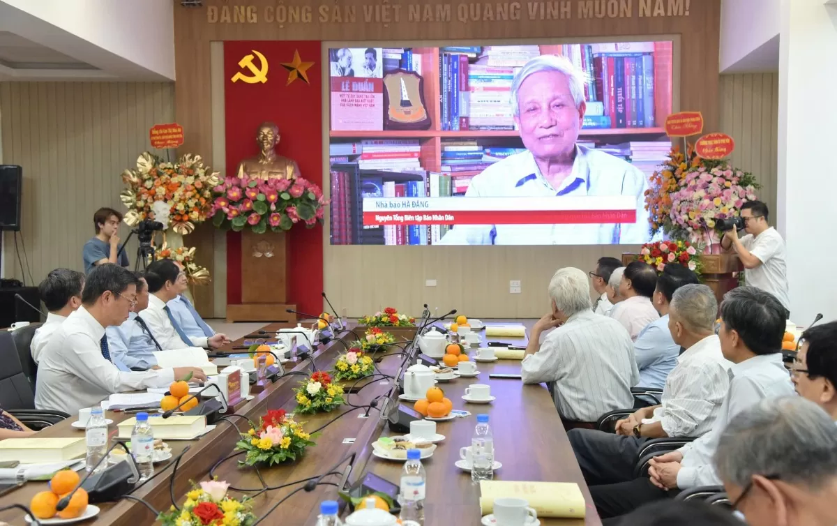 Cuốn sách Ra mắt cuốn sách 'Tinh hoa cách mạng Việt Nam'