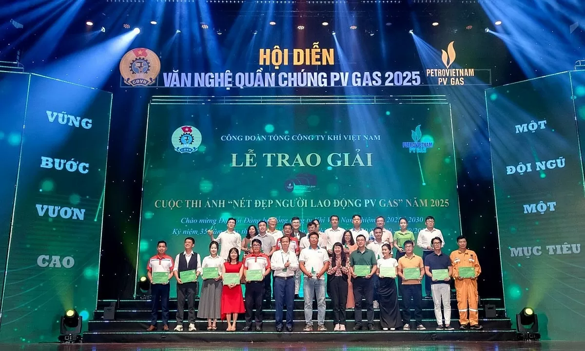 Chúc mừng các tập thể, cá nhân đạt giải cuộc thi ảnh 2025 (Ảnh PV GAS) Chúc mừng các tập thể, cá nhân đạt giải cuộc thi ảnh 2025 (Ảnh PV GAS)