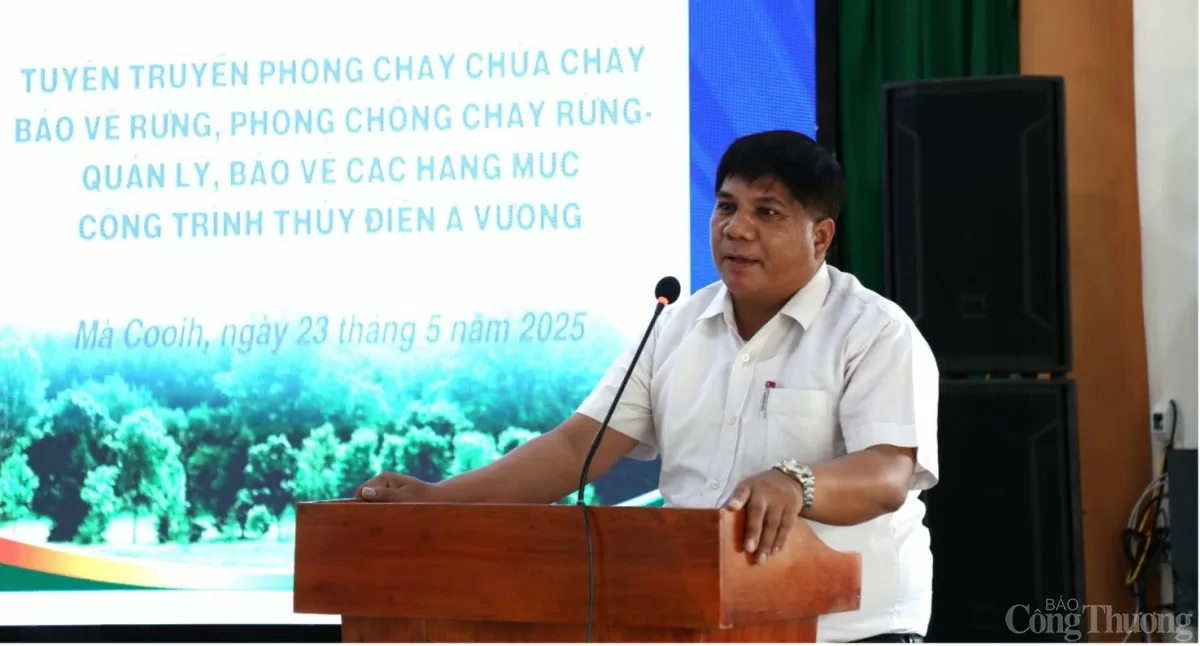 Ông A Lăng Den – Bí thư Đảng ủy xã Mà Cooih phát biểu tại Hội nghị