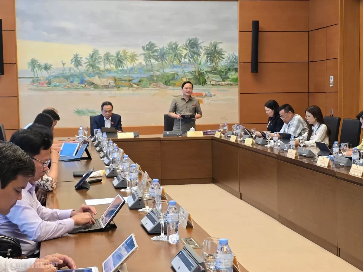 Toàn cảnh họp tổ 13 Toàn cảnh họp tổ 13