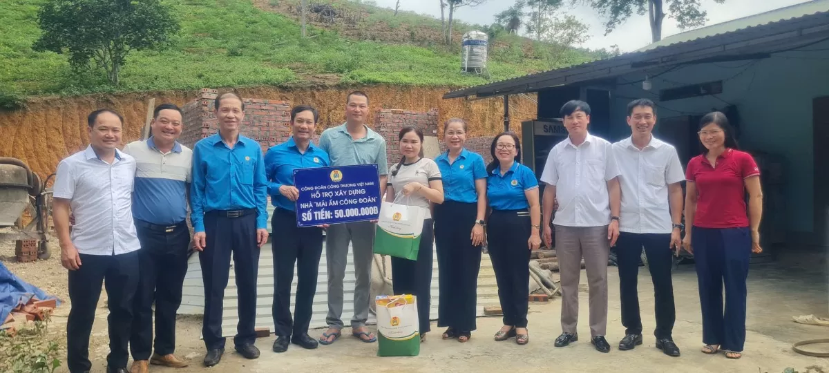 Công đoàn Công Thương Việt Nam gửi yêu thương tới những người gìn giữ rừng xanh