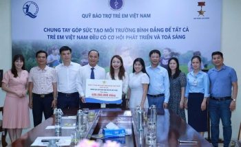 Tặng 400 triệu đồng hỗ trợ phẫu thuật tim cho trẻ em có hoàn cảnh đặc biệt, khó khăn