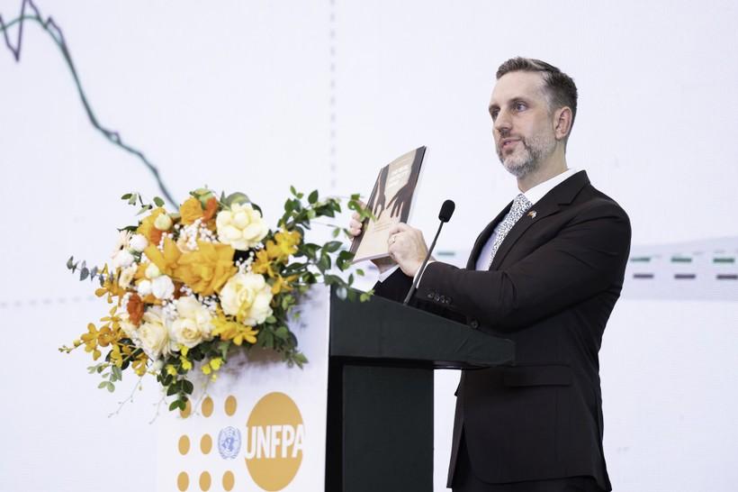 Ông Matt Jackson - Trưởng Đại diện UNFPA tại Việt Nam phát biểu tại Lễ Mít tinh. A1