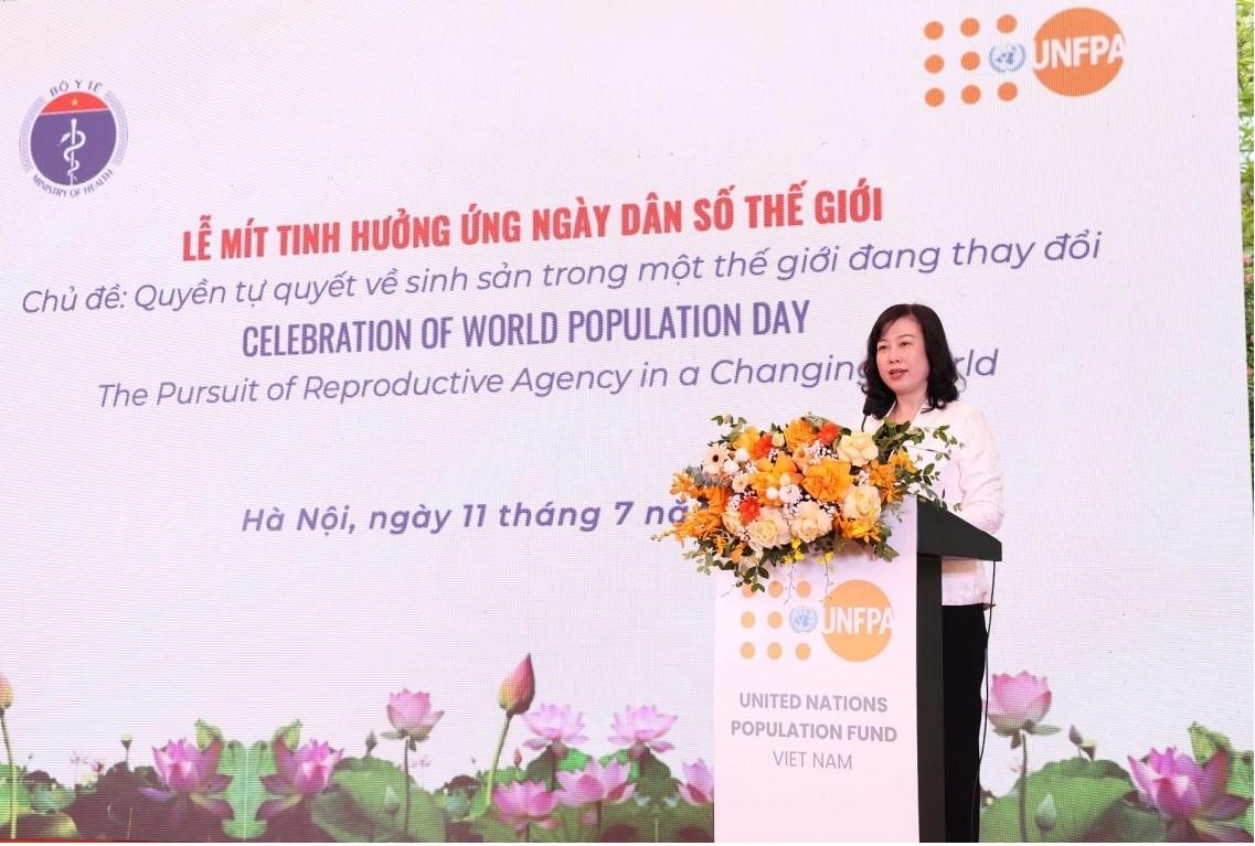 Bà Đào Hồng Lan, Ủy viên Ban Chấp hành Trung ương Đảng, Bộ trưởng Bộ Y tế, Phó Trưởng Ban thường trực Ban Chỉ đạo Quốc gia Dân số và Phát triển phát biểu tại Lễ Mít tinh. A3
