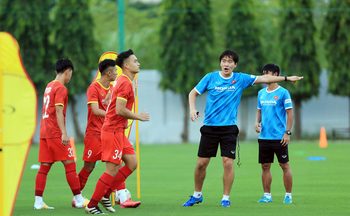 Hai mục tiêu lớn tiếp theo của thầy trò HLV Kim Sang Sik