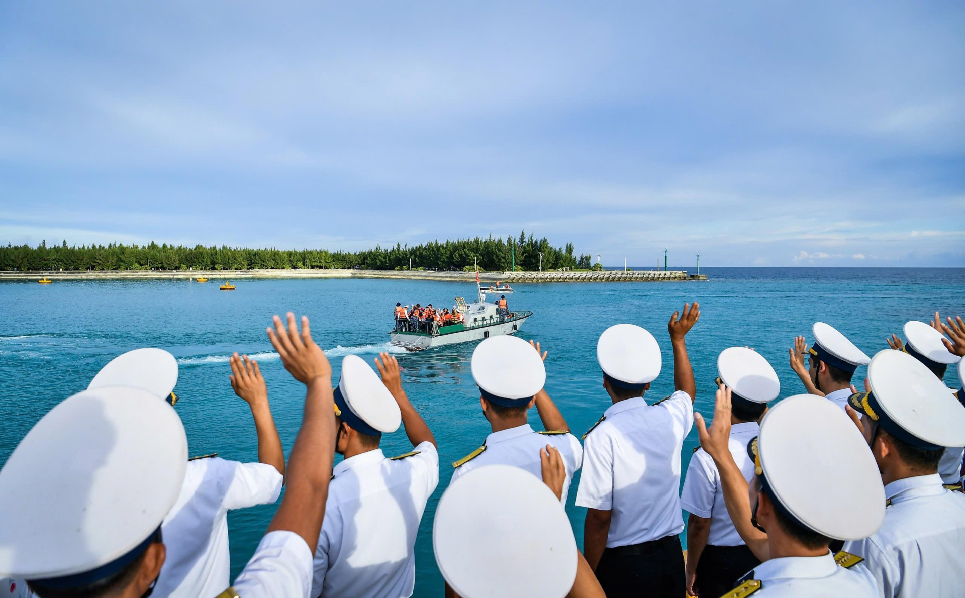 Để xây dựng hệ sinh thái xanh tại Trường Sa, nhiều chương trình ý nghĩa đã được phát động. trường sa