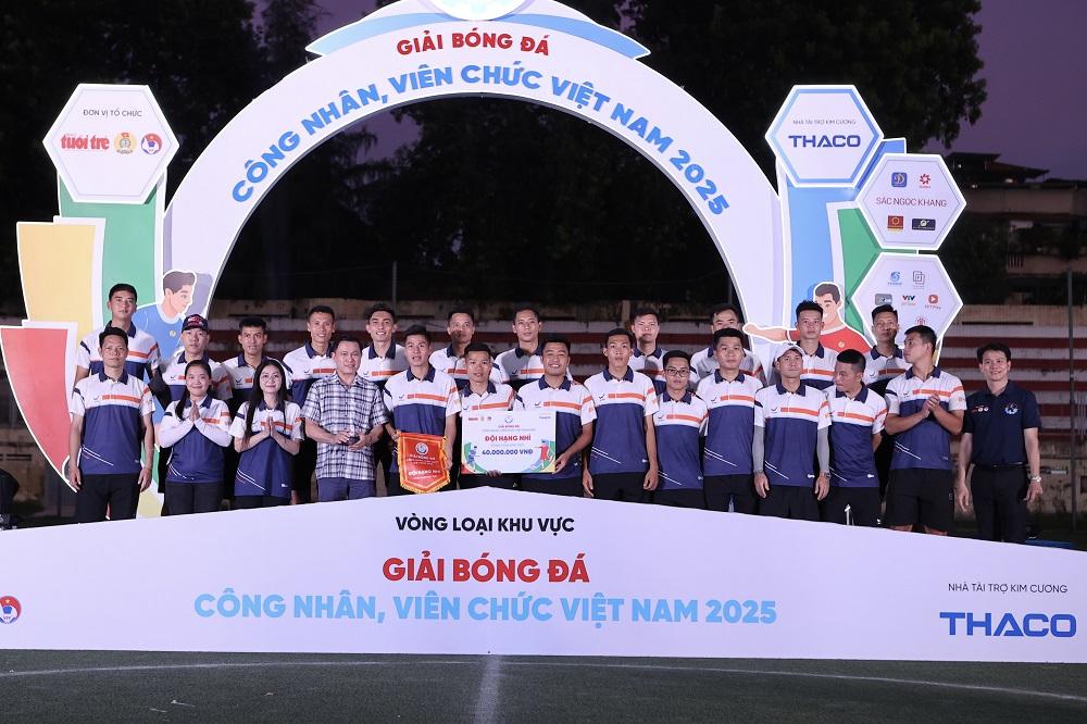 Công đoàn Ngân hàng Việt Nam lên ngôi Á quân vòng loại phía Bắc Giải bóng đá công nhân, viên chức Việt Nam 2025 Anh 1