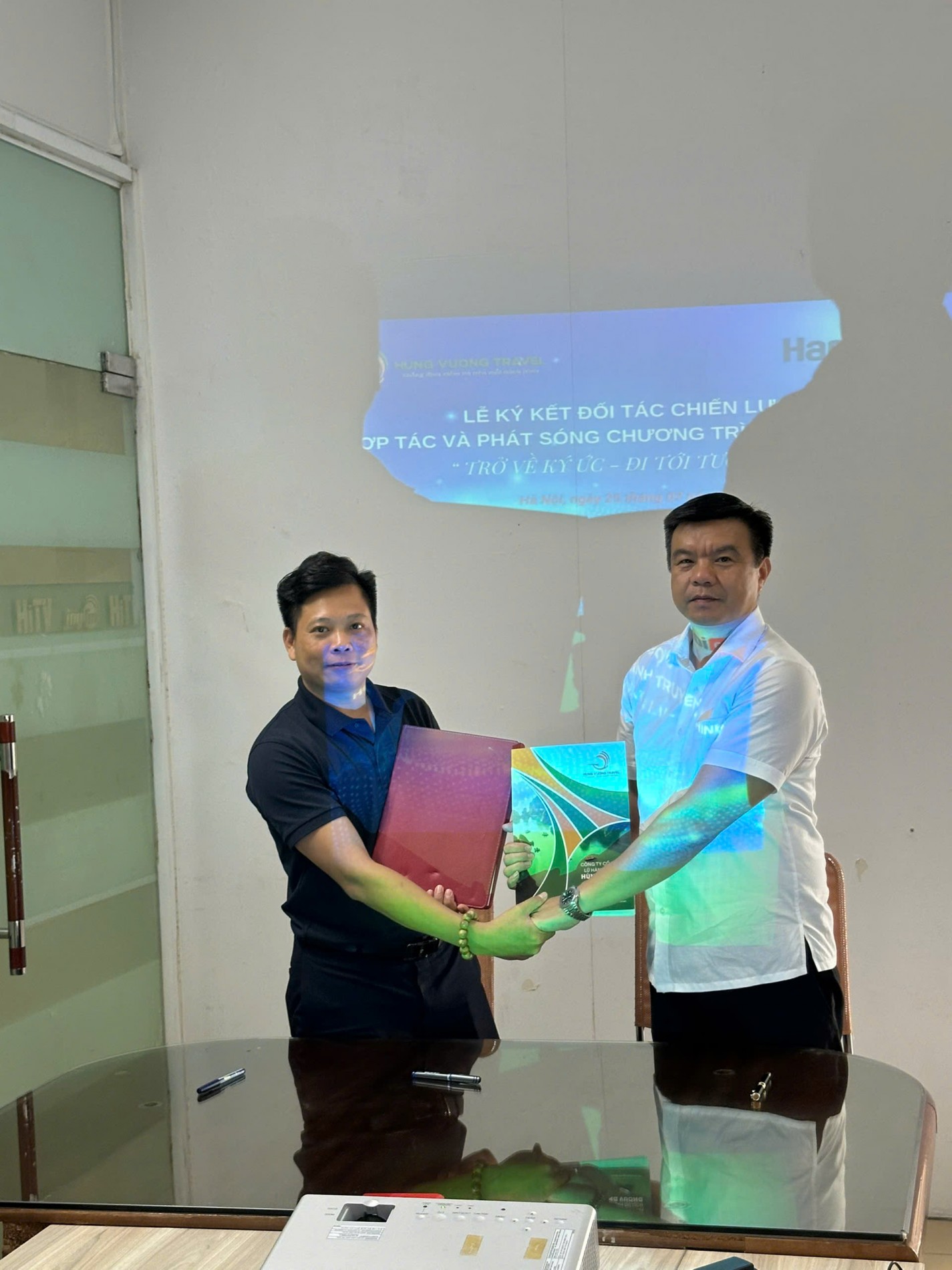 gen-h-z6839258364459_078d36a083aa5cb9a4c5579b02241b90 gen-h-z6839258364459_078d36a083aa5cb9a4c5579b02241b90