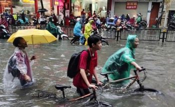 Hà Nội cho toàn bộ học sinh học trực tuyến nhằm tránh mưa bão