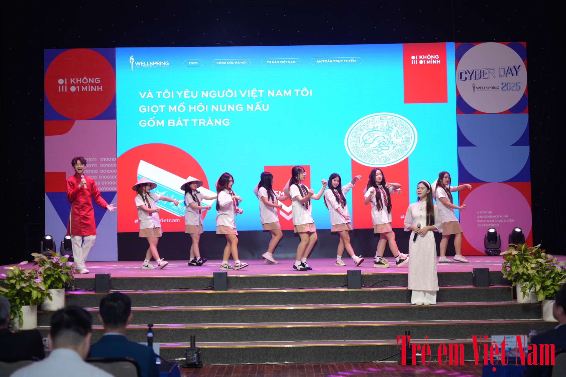 Học sinh Wellspring Hanoi mang đến những màn trình diễn nghệ thuật đặc sắc. JMT09896