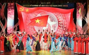 Người dân háo hức trải nghiệm dấu ấn lịch sử qua công nghệ AI