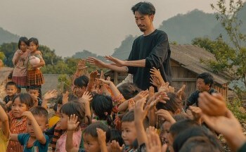 Người đẹp Đan Mạch Victoria Kjær Theilvig đăng quang Miss Universe 2024