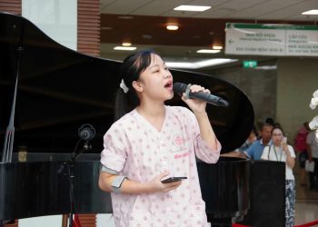 Mang âm nhạc đổi lấy những nụ cười nơi bệnh viện