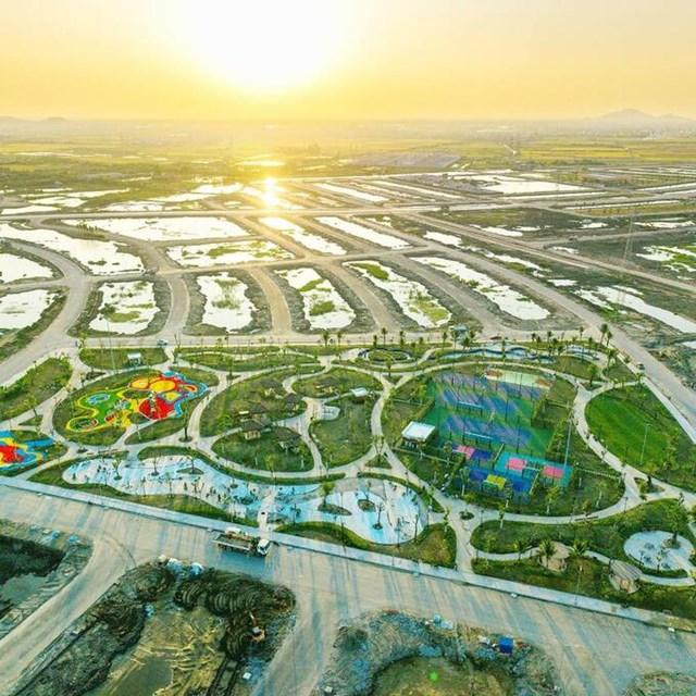 Đến tháng 11/2025, nhiều tiện ích cảnh quan tại Vinhomes Golden City đã hiện hữu 3