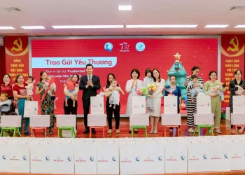 Trao yêu thương cho 2.600 bệnh nhi nhân dịp Giáng sinh 2025