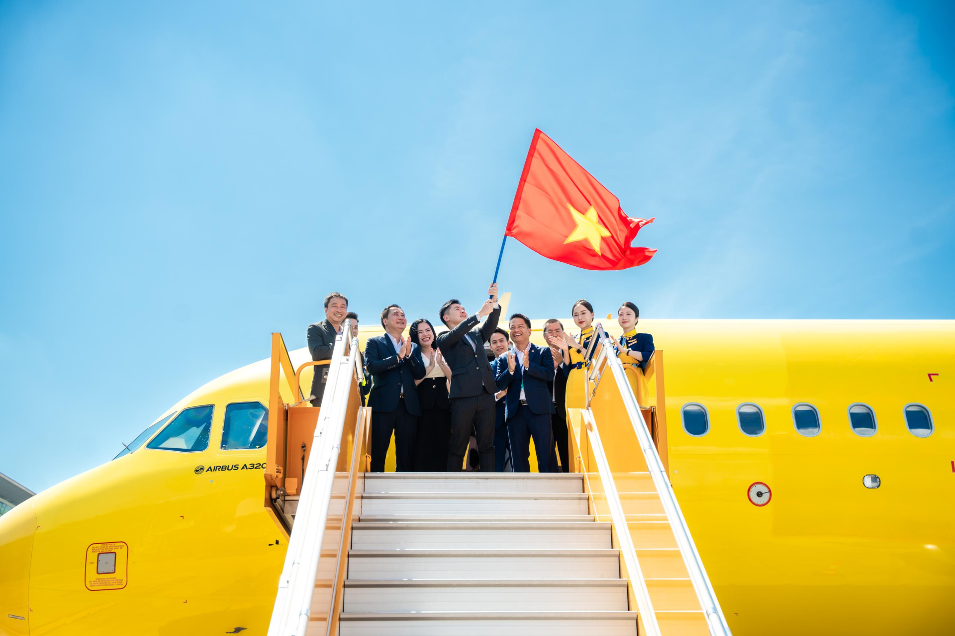 Dưới sự dẫn dắt của Bầu Hiển, Vietravel Airlines đang có nhiều bước phát triển ấn tượng. nh 1 (thumb)