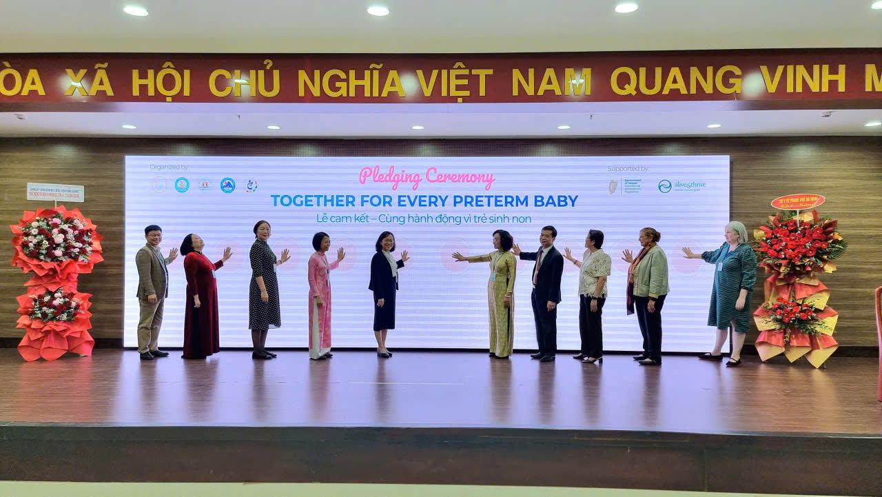 Sự kiện không chỉ khẳng định vai trò quan trọng của phương pháp KMC trong chăm sóc trẻ sinh non mà còn mở ra nhiều cơ hội hợp tác nhằm nâng cao chất lượng chăm sóc sơ sinh. cam kết