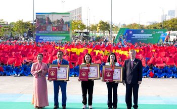 Việt Nam thắng Lào 2 – 0: Xuân Son toả sáng, Tuấn Hải ghi siêu phẩm