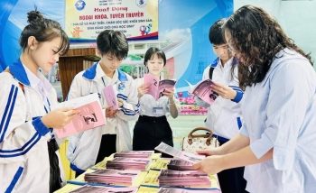 Trang bị kiến thức sinh sản cho học sinh Pleiku: “Lá chắn” trước rủi ro tuổi dậy thì