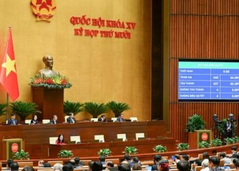 Học sinh toàn quốc sử dụng một bộ sách giáo khoa phổ thông