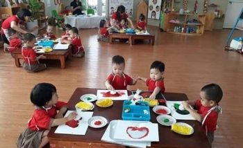 Hà Nội: Trẻ em học trường chất lượng cao phải chi trả bao nhiêu?