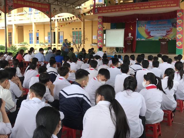 Khi cha mẹ, thầy cô và cộng đồng trở thành những người bạn đáng tin cậy, trẻ sẽ tự nhiên tìm đến khi cần được hỗ trợ. skss-232026