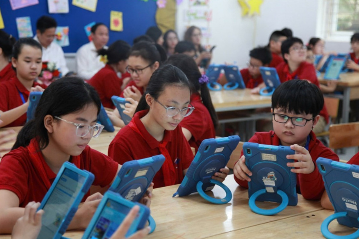 Nhiều trường học tại Hà Nội bắt đầu thí điểm thực hiện mô hình giáo dục thông minh sử dụng trí tuệ nhân tạo trong dạy và học. Ảnh: Sở GD&ĐT Hà Nội. trí tuệ nhân tạo