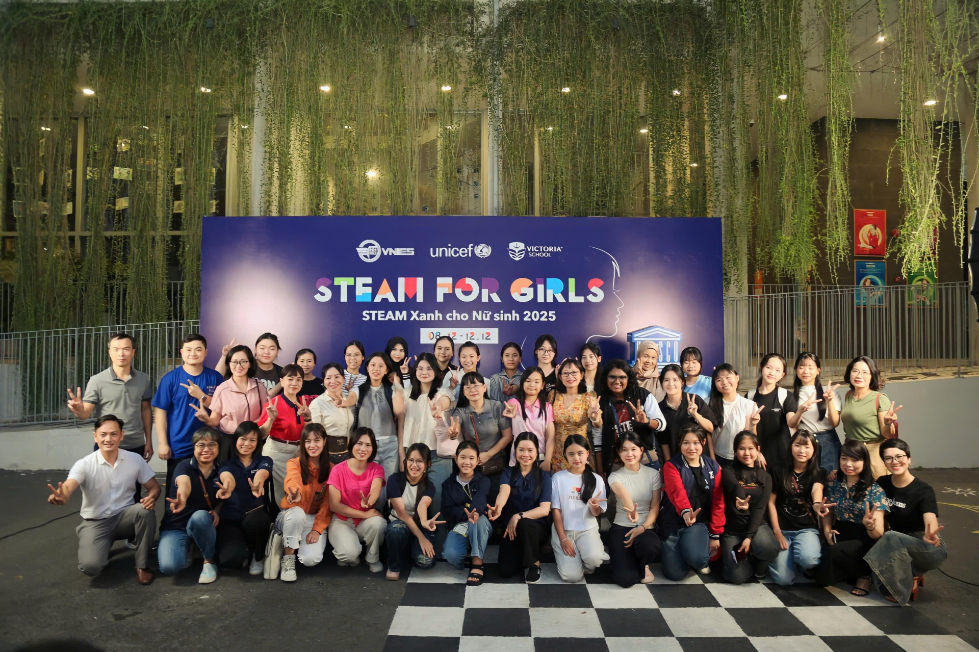 Vòng chung kết GREEN STEAM for Girls – STEAM Xanh cho Nữ Sinh 2025 đã chính thức khai mạc trường victoria sài gòn1