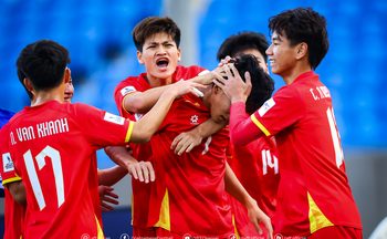 Lịch thi đấu bóng đá ngày 25/8: Newcastle đấu với Liverpool