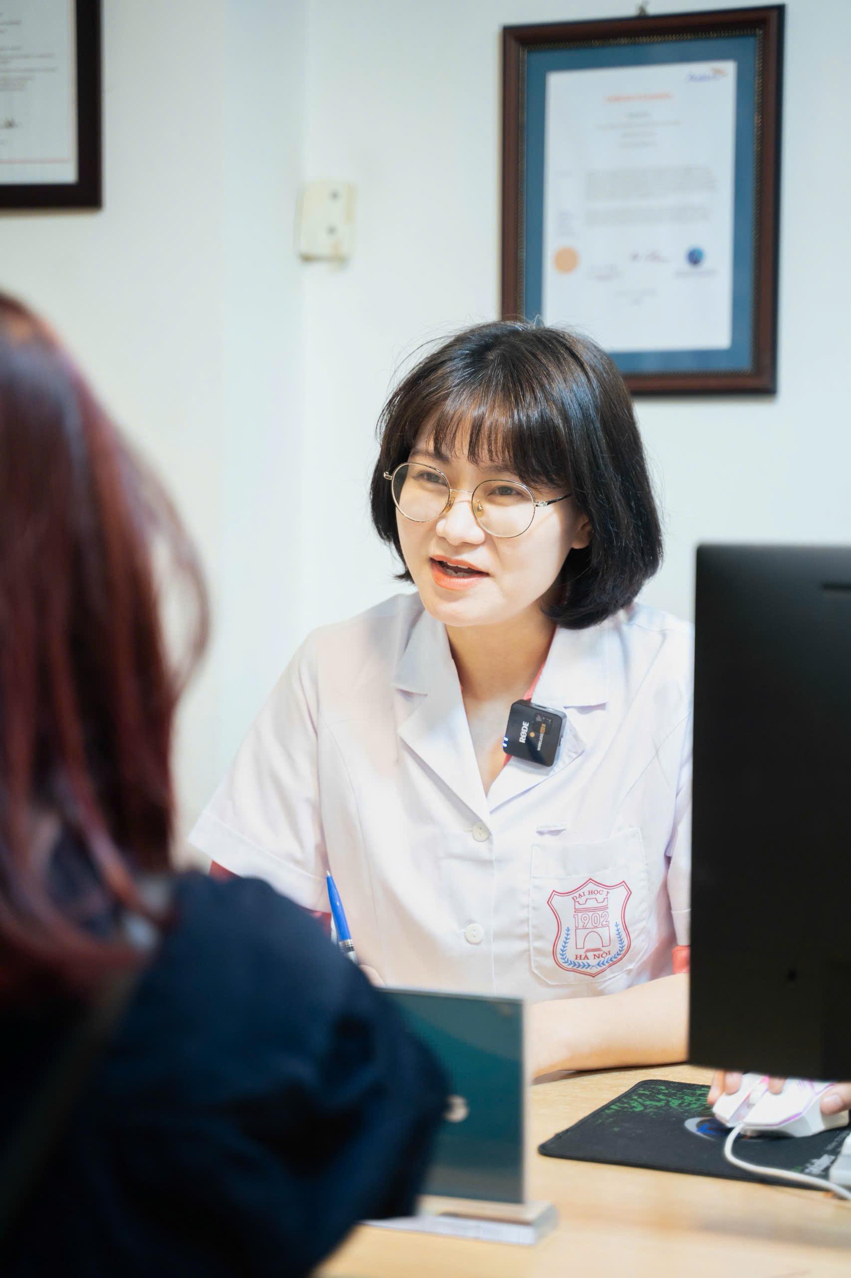 Theo ThS.BS Phan Thu Hằng, trẻ ở lứa tuổi dậy thì cần được trang bị kiến thức về tâm sinh lý, sức khỏe giới tính và các biện pháp phòng tránh thai an toàn. z7237645912343_352d462e72e745ff51aadffca956ac60