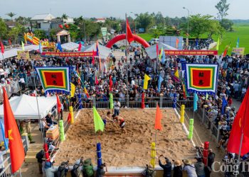 Thành phố Huế: Sôi động lễ hội vật làng Sình đầu xuân