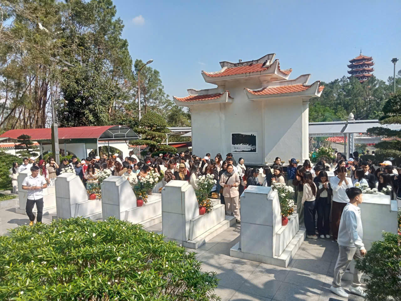 Ngã ba Đồng Lộc: Hành trình về nguồn của hơn 20.000 du khách dịp Tết